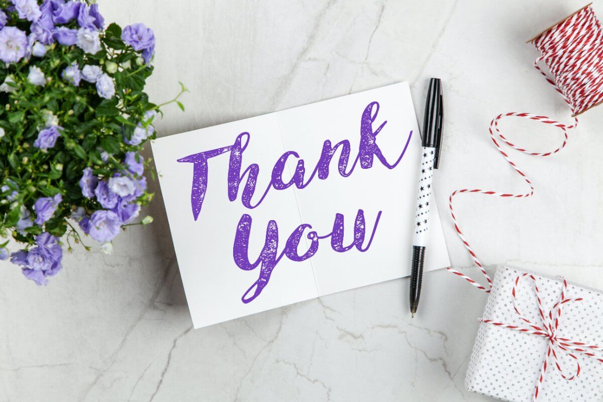 Write A Thank You Note To Show Gratitude